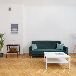 Stylish Swietojanska By Renters Varsavia